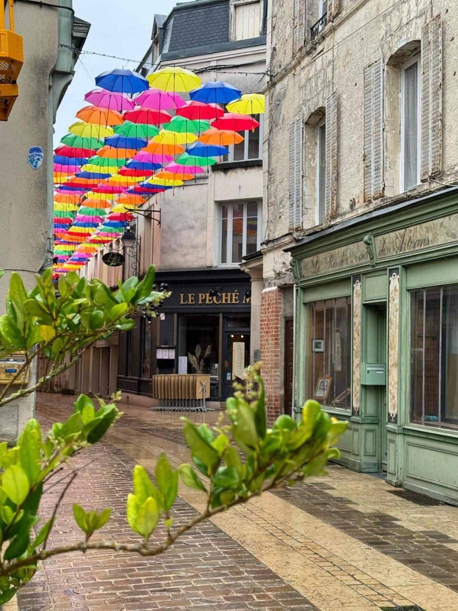 Studio Vue Cathedrale Laon Exterior foto